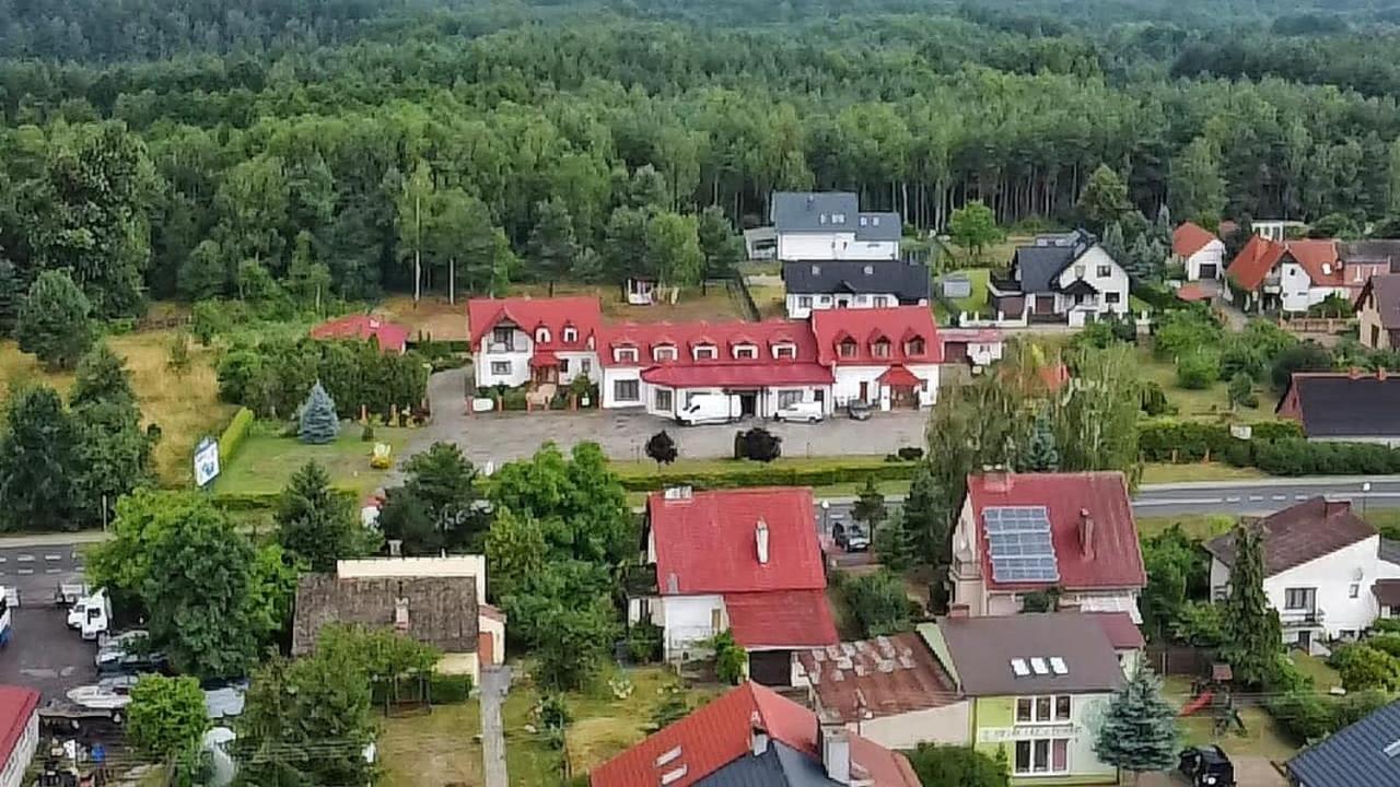 Отель Heven Ostrowiec  Экстерьер фото